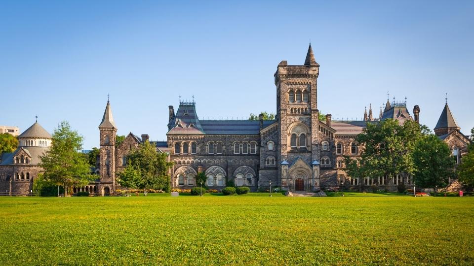 Toronto Üniversitesi - Düşünceyi Dönüştür