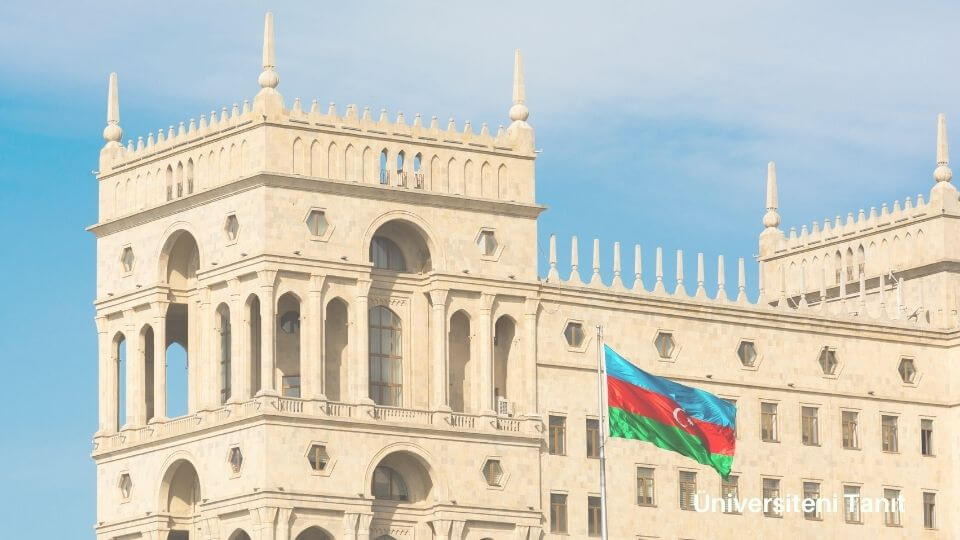 Azerbaycan Türkçesi Ve Edebiyatı Bölümü Nedir? İş Olanakları Nelerdir?