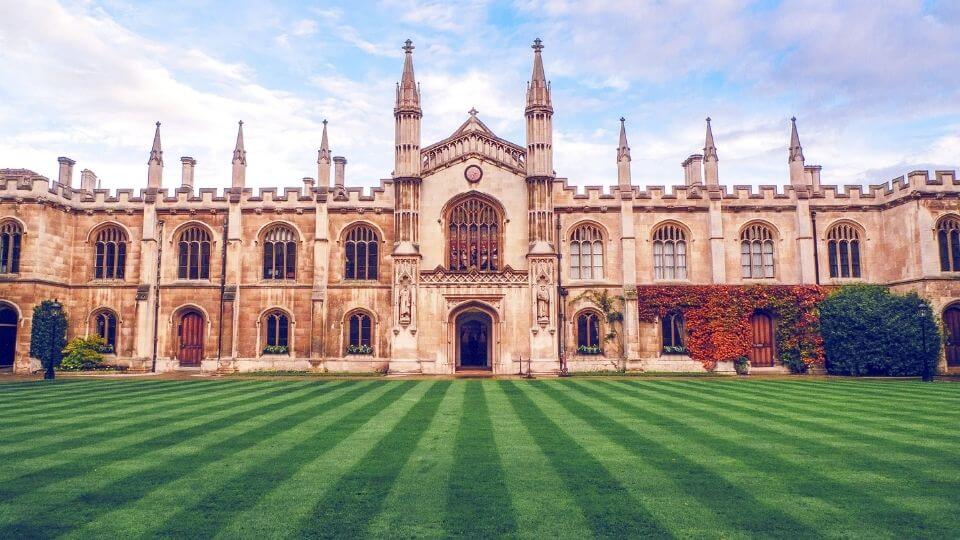 Cambridge Üniversitesi - Tarihin Zenginliği